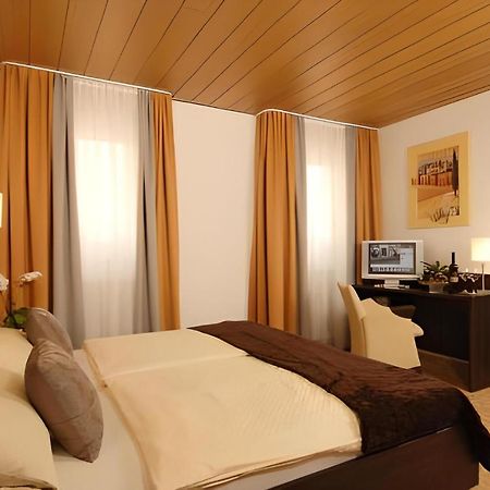 Adler Hotel Garni Остфилдерн Екстериор снимка